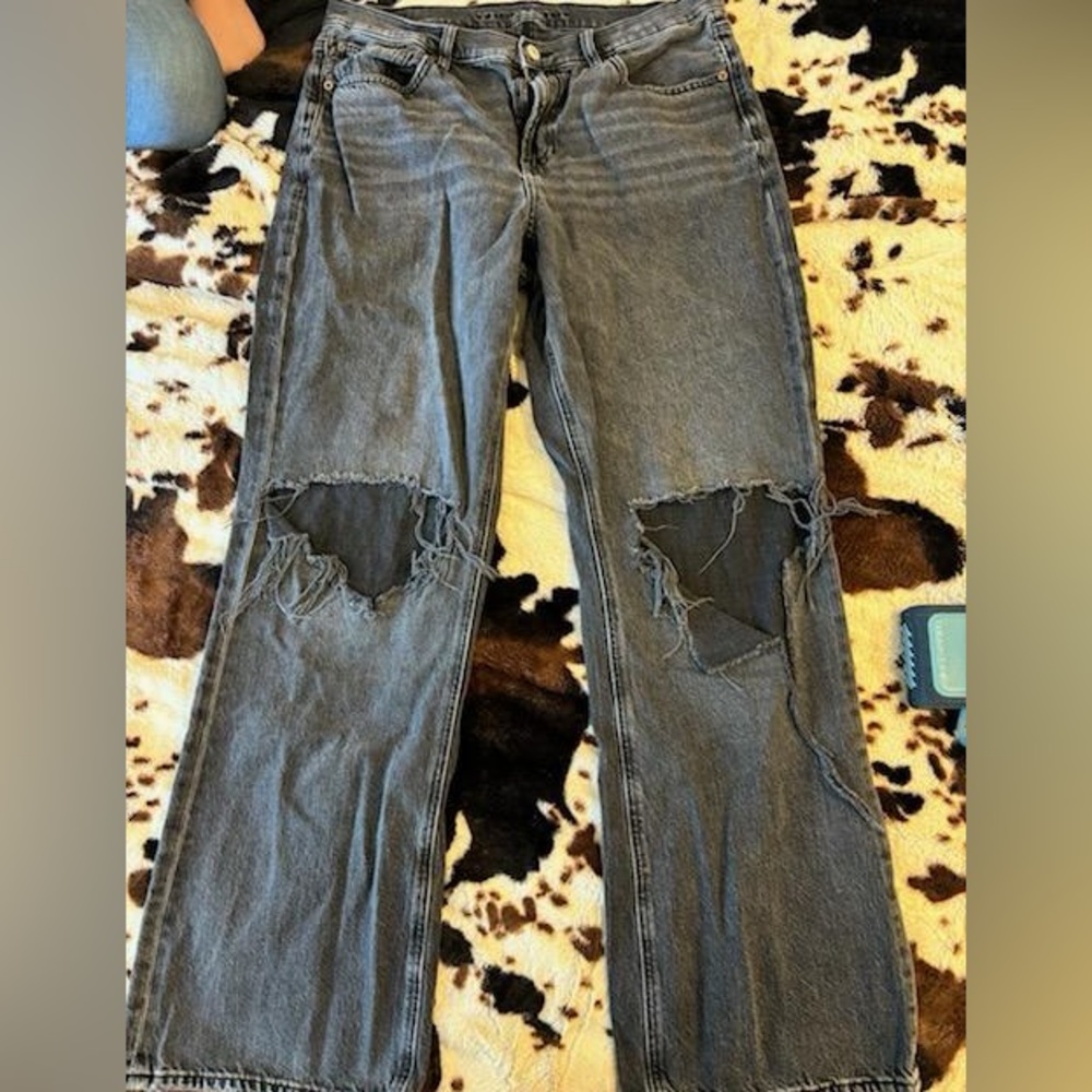 Black American eagle ripped mom jeans